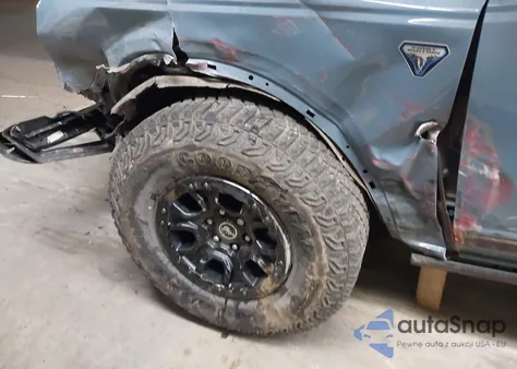 2021 Ford Bronco First Edition z USA, uszkodzony, nr VIN 1FMEE5EP4MLA40804